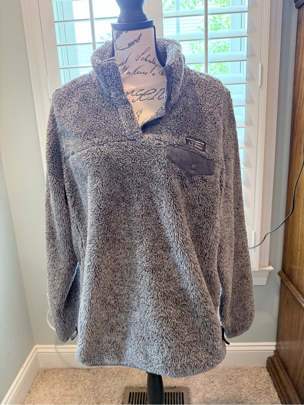 L.L. Bean Charcoal Gray Sherpa Pullover. Size XL